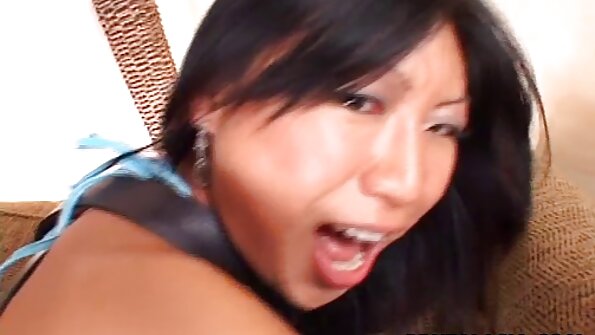 AJ Applegate आणि Brett Rossi च्या प्रेम त्रिकोणामुळे त्रिकुट होतो