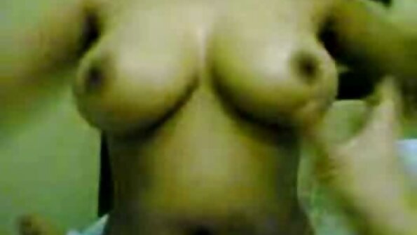 गुदद्वारासंबंधी सेक्सची इच्छा करणारी कुत्री खरोखरच आत प्रवेश करत आहे