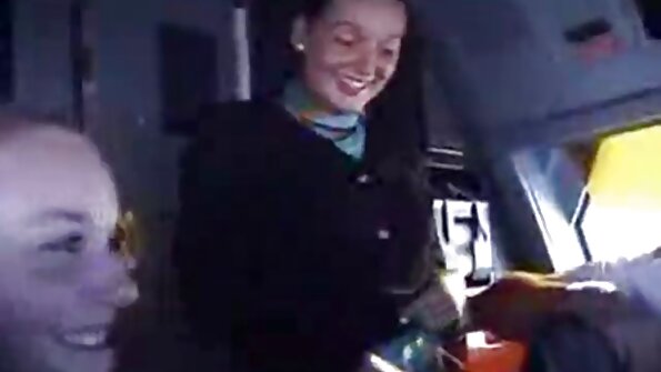 एक गोरा ज्याला शोषक डिक आवडतो तिला तिची ओले पुच्ची काळजी वाटते