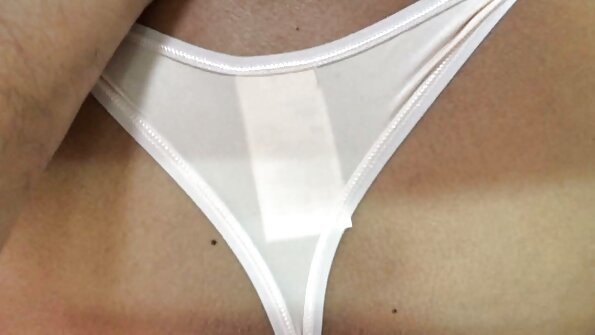 ऑगस्ट टेलर तेलाने झाकलेले आणि बट जाड डिकने चोखले