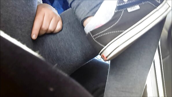 बिग-एसेड गोरा सुंदर आतंकवाद्याला पटकन गुदद्वारासाठी आकर्षित करते