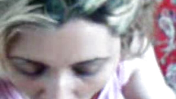 हौशी गोरा प्रिय आता एक भयानक पेकर चालवायला तयार आहे