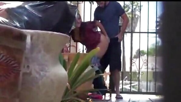 चॅनेल प्रेस्टन तिच्या गांडसह एक राक्षसी काळा लंड घेते