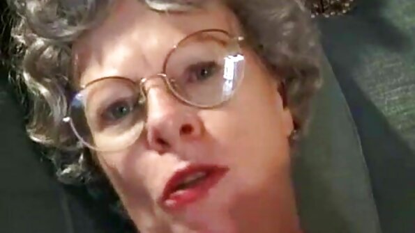 हौशी सौंदर्य कारमध्ये संभोग करण्याची अद्भुत ऑफर नाकारू शकत नाही